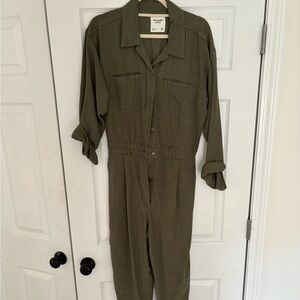 Abercrombie women’s army green jumpsuit